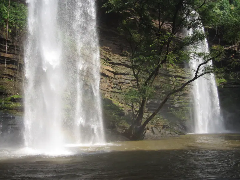 Boti's twin falls