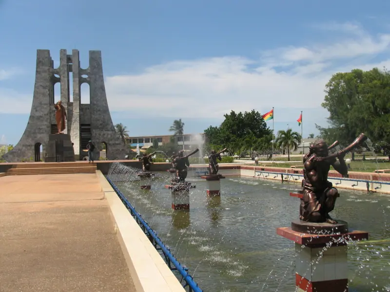 Accra, with the Nkrumah Mausoleum behind